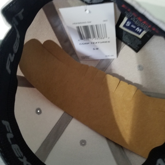 Hurley flexfit hat size sm color like a khaki - Picture 4 of 6